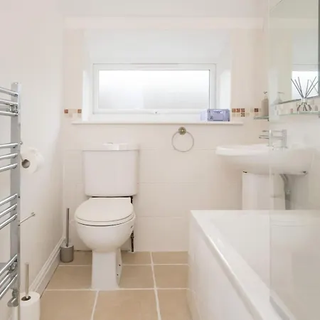 公寓 4-bedroom Sleeps 8 Fast Wifi