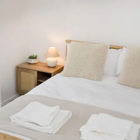 4-bedroom Sleeps 8 Fast Wifi Harrogate